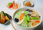 黄金韮と野菜塩タン麺